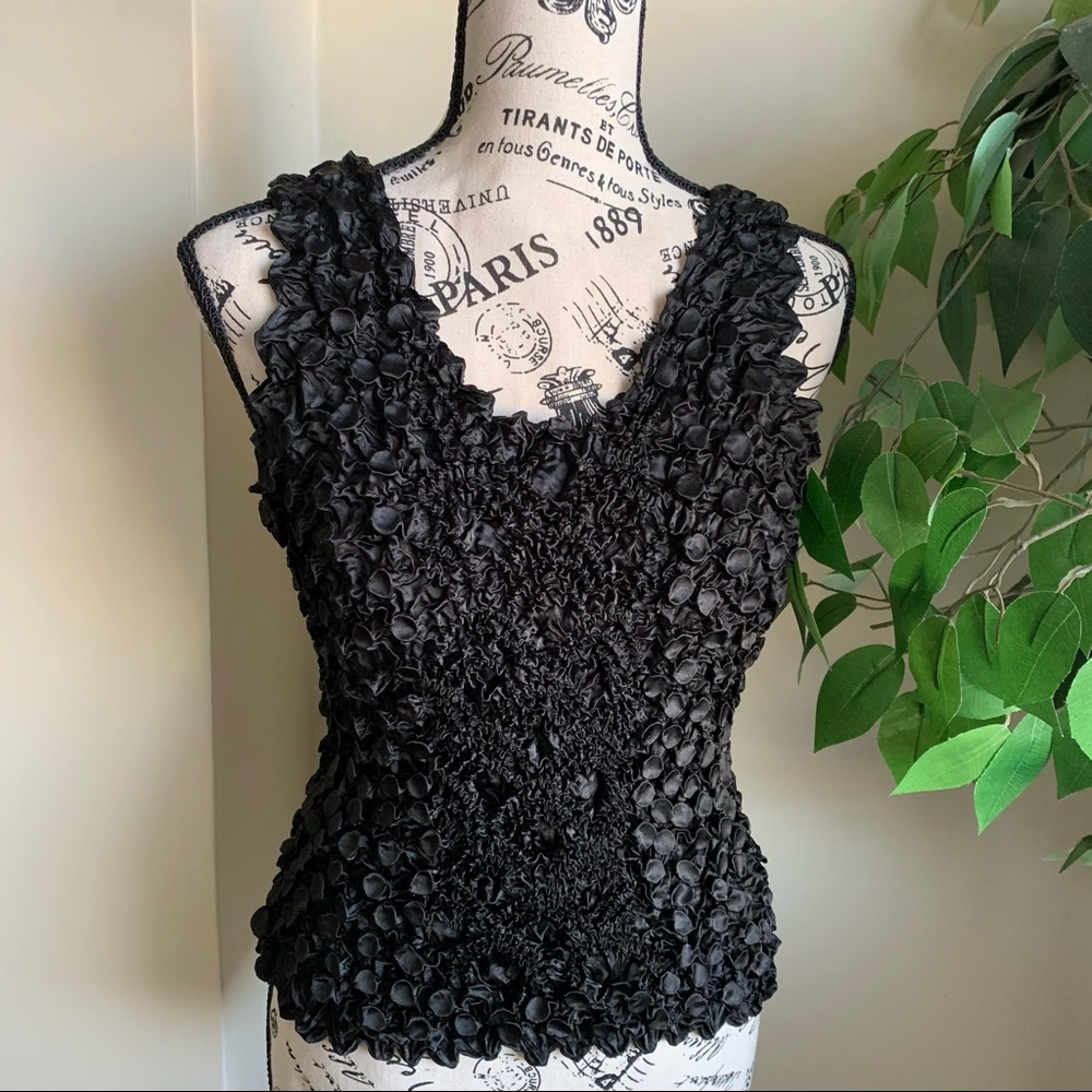Sister Brand Textured Stretchable Sleeveless Top Black Sz One Size